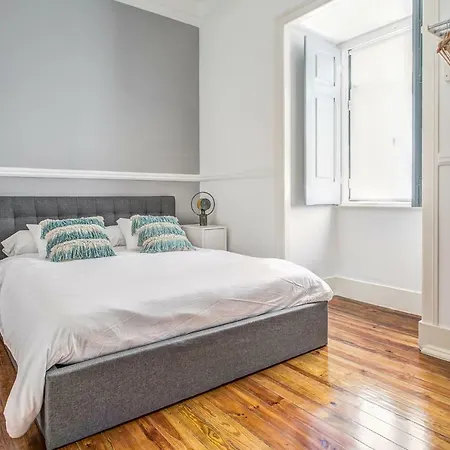 New! Luminous And Relaxing Flat In Center